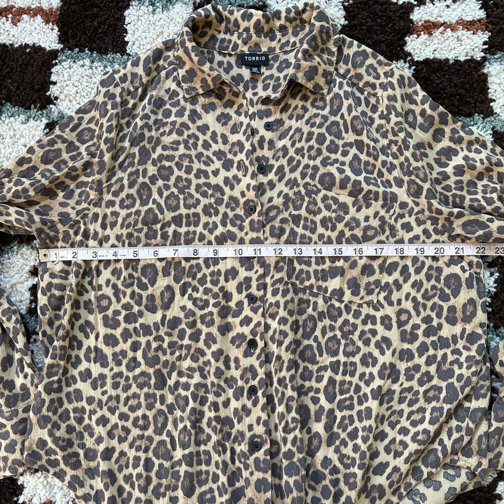 Torrid Leopard Brown Printed Button-down Soft Flowy Rayon Shirt Size 00 / XS - Picture 9 of 10